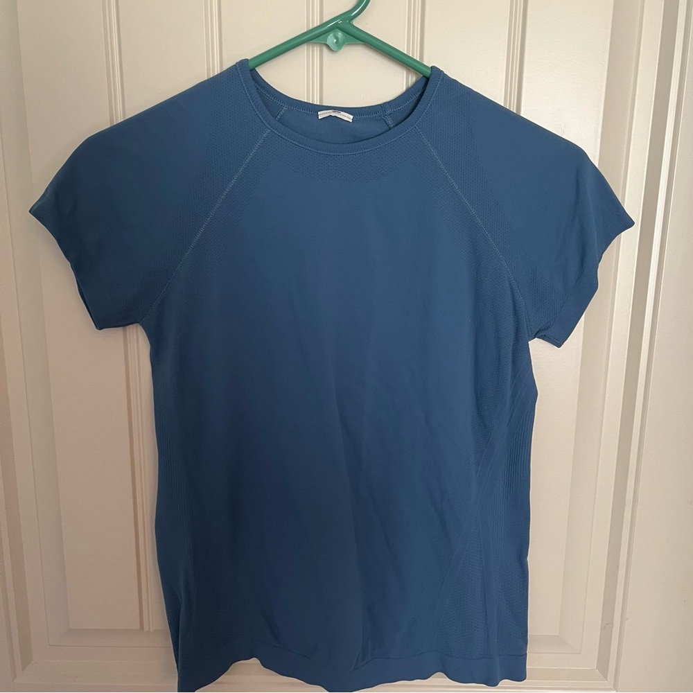 Athlete Women’s Blue Athletic Top “Dream Crazy Big” Size S